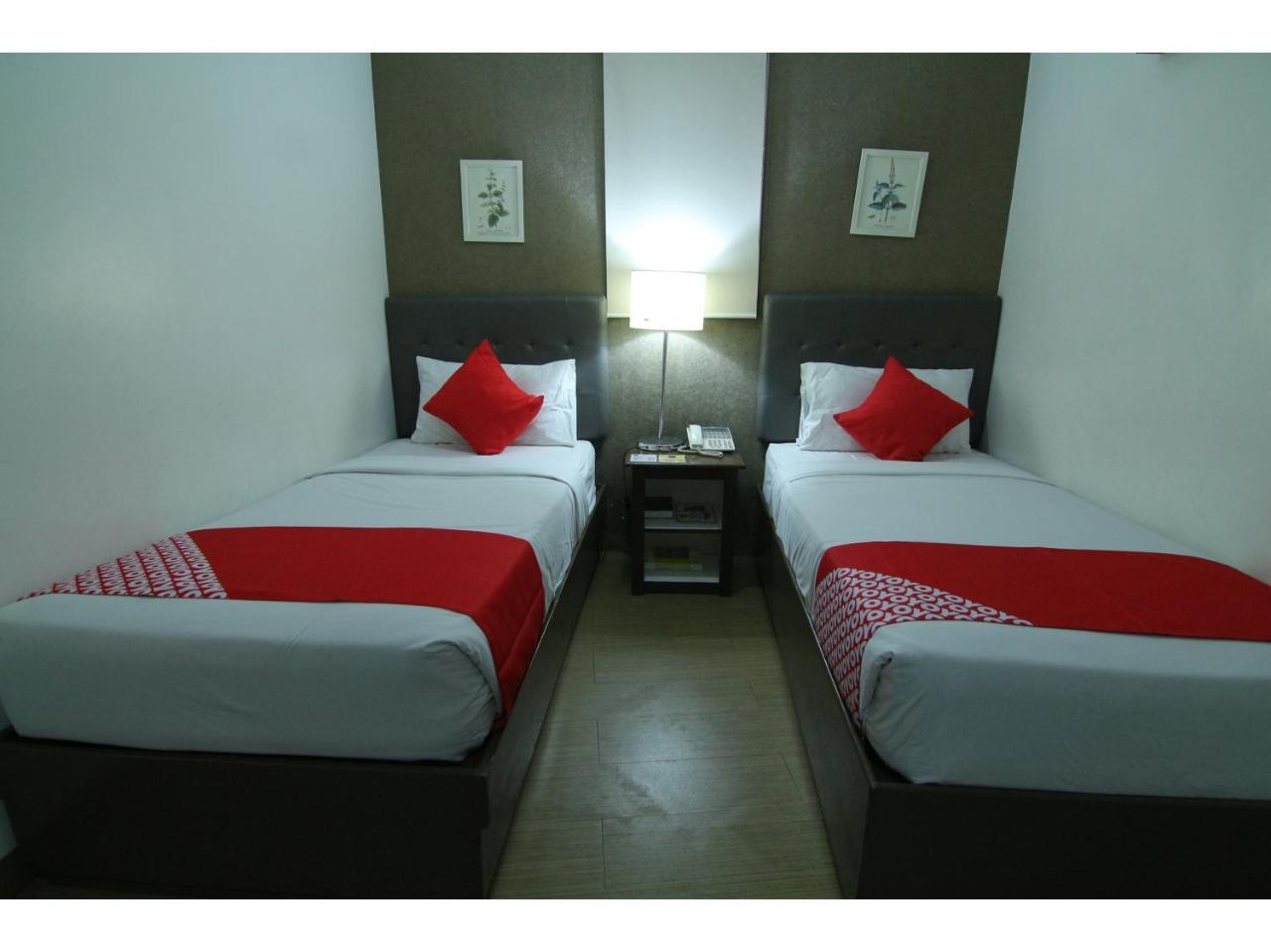 Oyo 24H City Hotel Near Makati Medical Center Makati City Kültér fotó