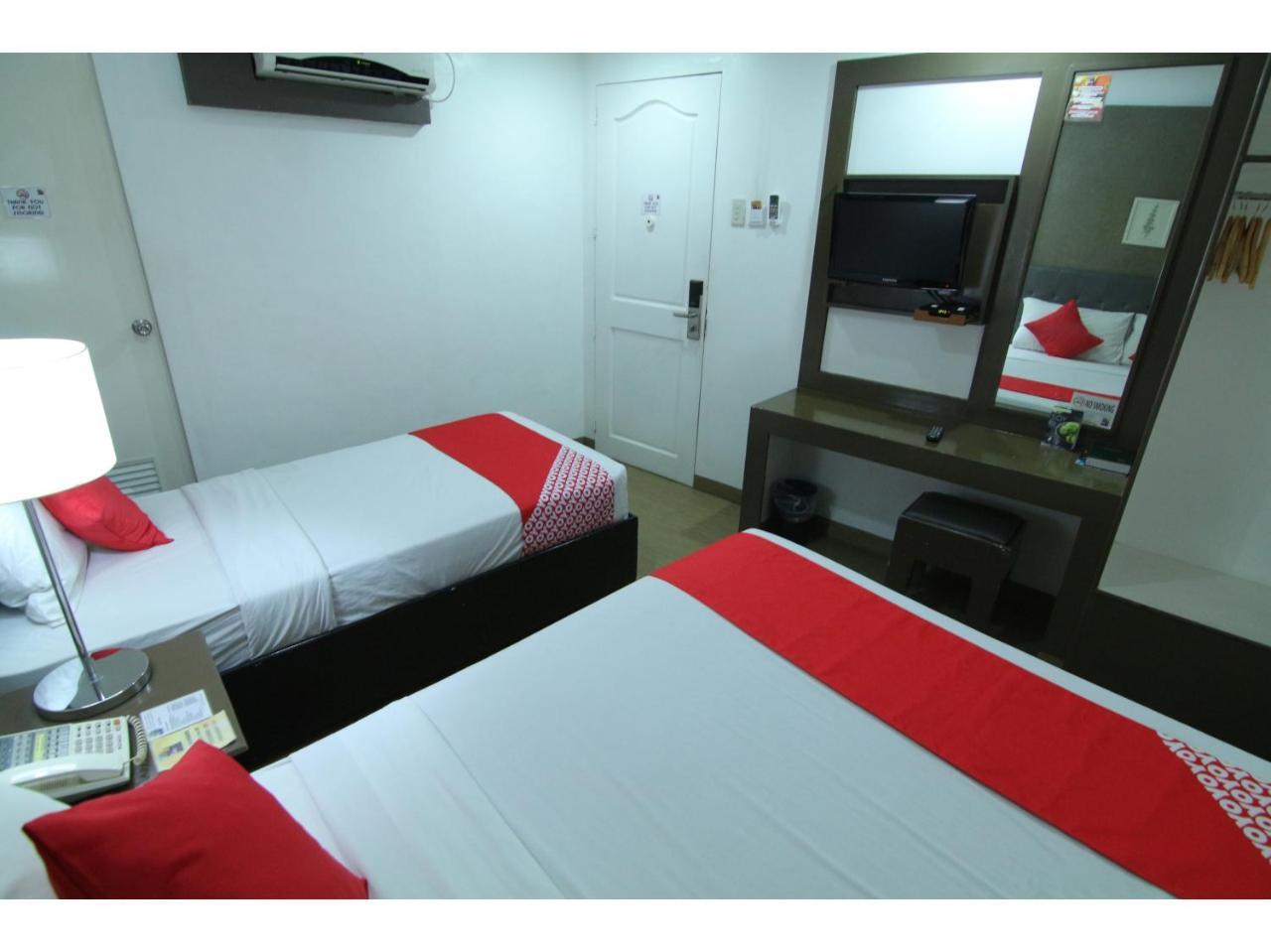Oyo 24H City Hotel Near Makati Medical Center Makati City Kültér fotó