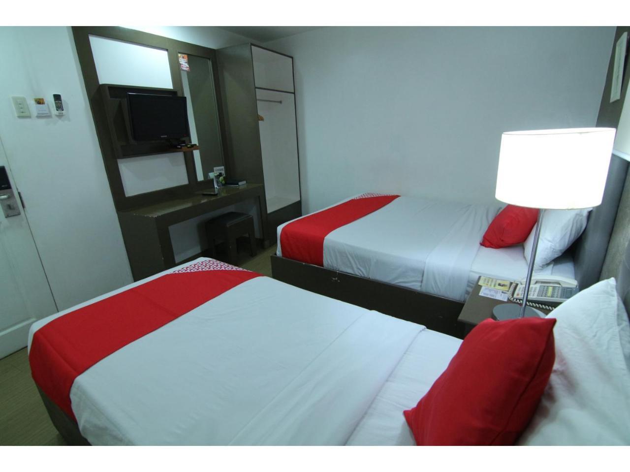 Oyo 24H City Hotel Near Makati Medical Center Makati City Kültér fotó