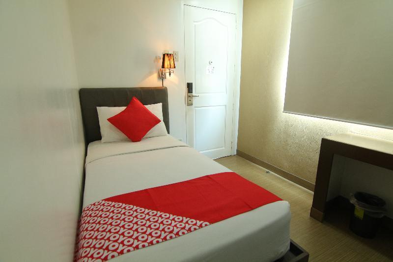 Oyo 24H City Hotel Near Makati Medical Center Makati City Kültér fotó